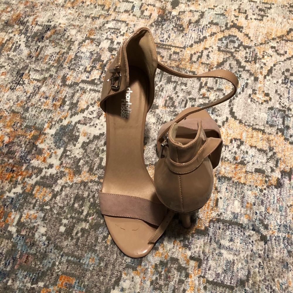 NUDE shoe!